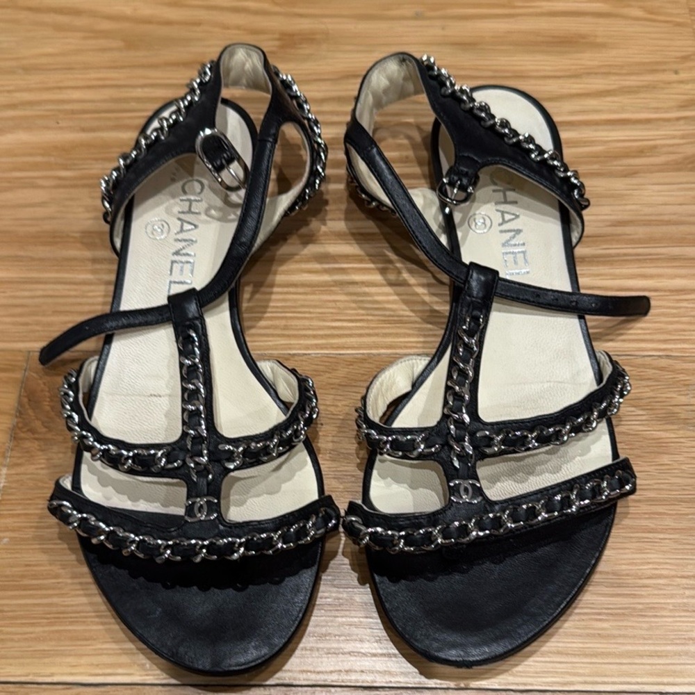 CHANEL sandals with chain detail